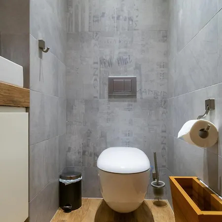 Legend. Wawel Castle Premium 아파트 크라쿠프