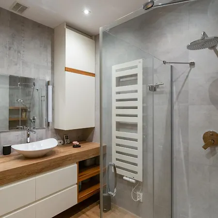 Legend. Wawel Castle Premium 아파트 크라쿠프